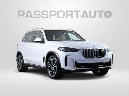Used 2024 BMW X5 xDrive40i AWD/4WD image 3