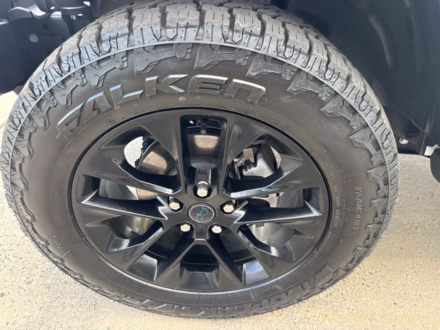 Used 2025 Jeep Wrangler Unlimited Sahara AWD/4WD image 24