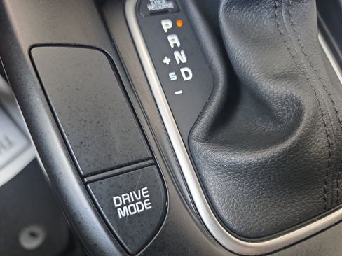 Certified 2025 Kia Soul LX w/ LX Technology Package FWD image 17