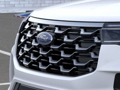 New 2026 Ford Explorer Platinum w/ LUX Leather Package AWD/4WD image 17