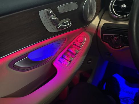 Used 2020 Mercedes-Benz GLC 300 4MATIC image 42