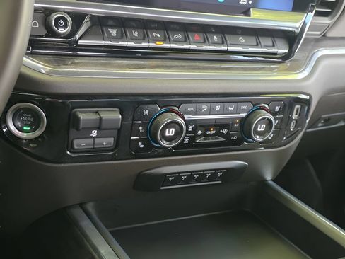 Used 2024 Chevrolet Silverado 3500 LTZ w/ LTZ Convenience Package AWD/4WD image 26