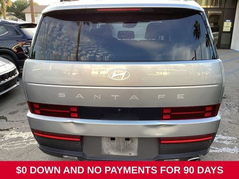 Used 2025 Hyundai Santa Fe SEL FWD image 4