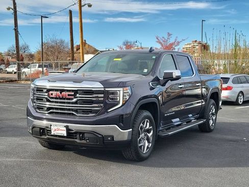 Used 2023 GMC Sierra 1500 SLT w/ SLT Premium Package AWD/4WD image 7