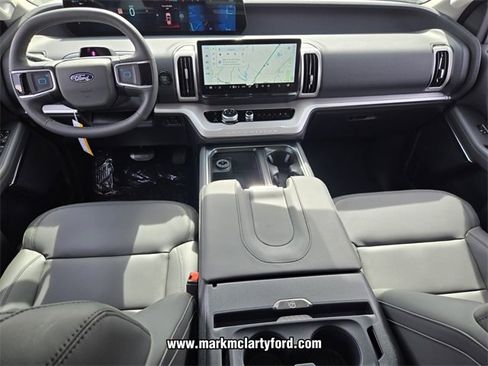 New 2026 Ford Expedition Active image 9