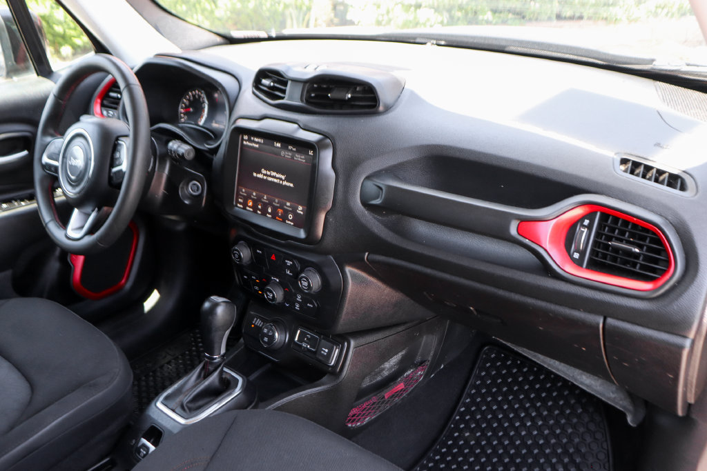 Used 2023 Jeep Renegade Trailhawk AWD/4WD image 31