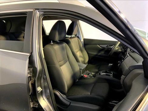 Used 2019 Nissan Rogue SV AWD/4WD image 18