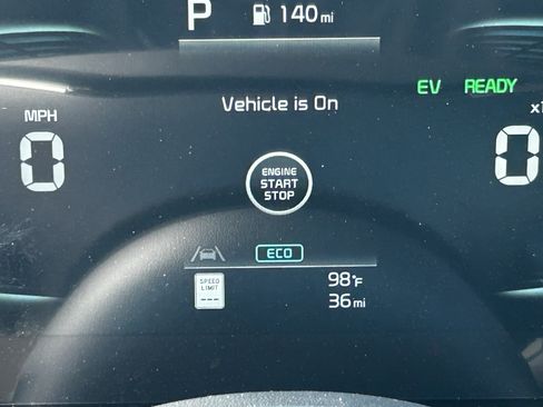 Used 2025 Kia Niro EX Touring FWD image 27