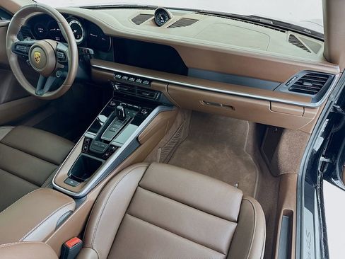 Certified 2022 Porsche 911 Targa 4S image 31