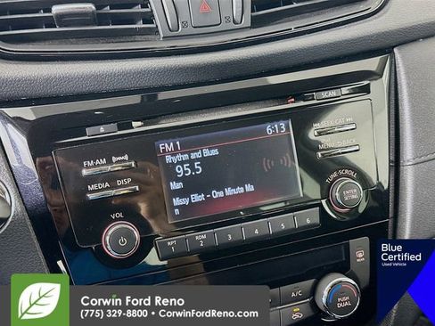 Used 2017 Nissan Rogue SV AWD/4WD image 17