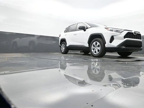 Used 2023 Toyota RAV4 LE image 22