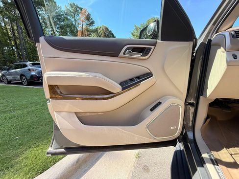 Used 2017 GMC Yukon Denali w/ Open Road Package AWD/4WD image 19