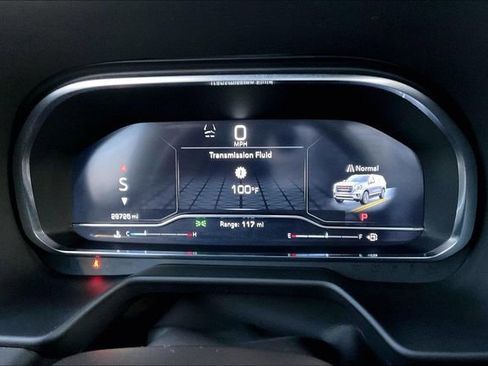 Used 2024 GMC Yukon XL SLT w/ SLT Luxury Package image 10