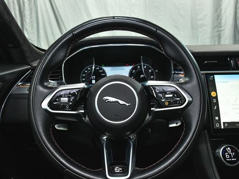 Used 2022 Jaguar F-PACE SVR AWD/4WD image 34