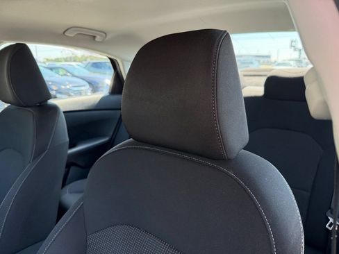 Used 2019 Kia Forte LXS FWD image 12