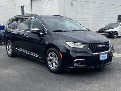 Used 2022 Chrysler Pacifica Limited