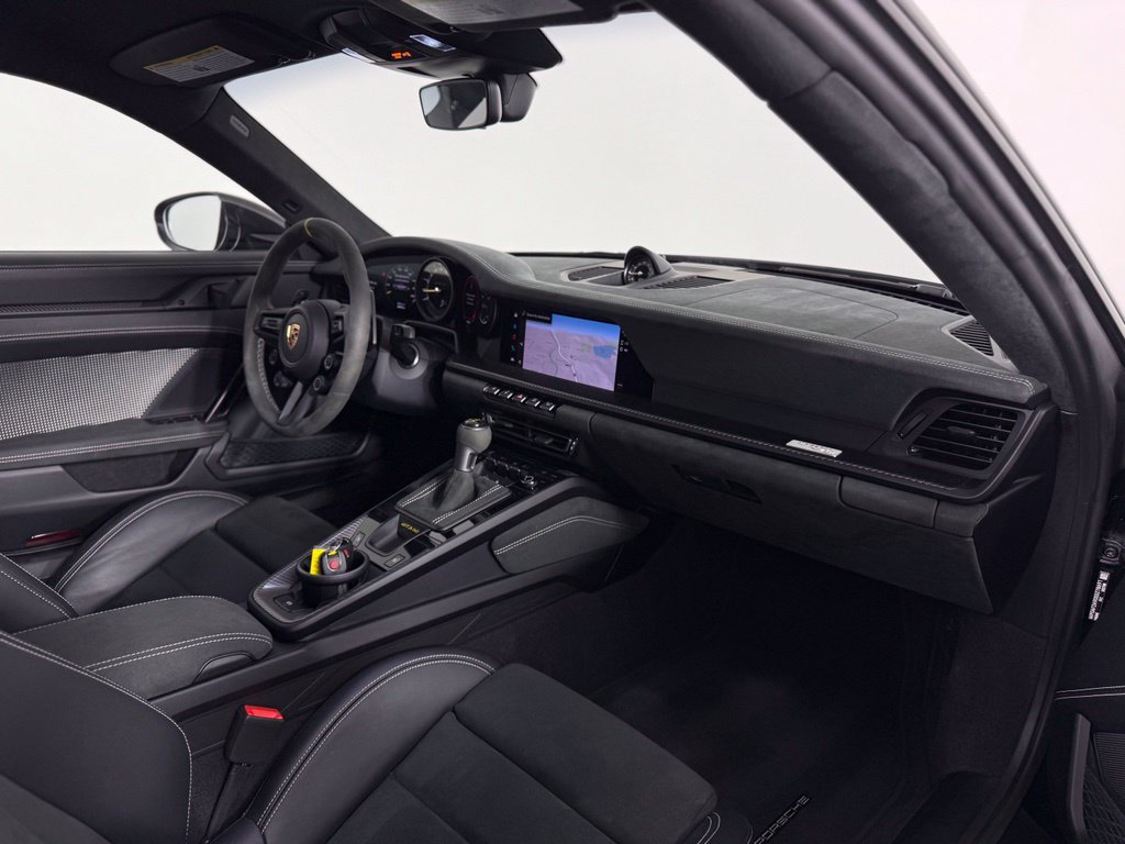 Certified 2025 Porsche 911 GT3 RS RWD image 21