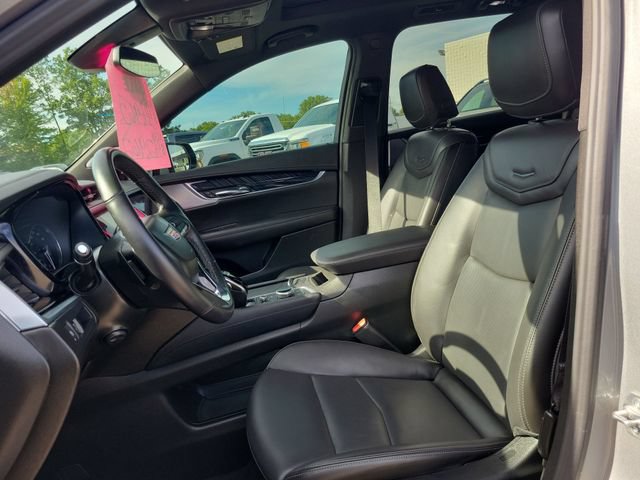 Used 2025 Cadillac XT6 Premium Luxury AWD/4WD image 11