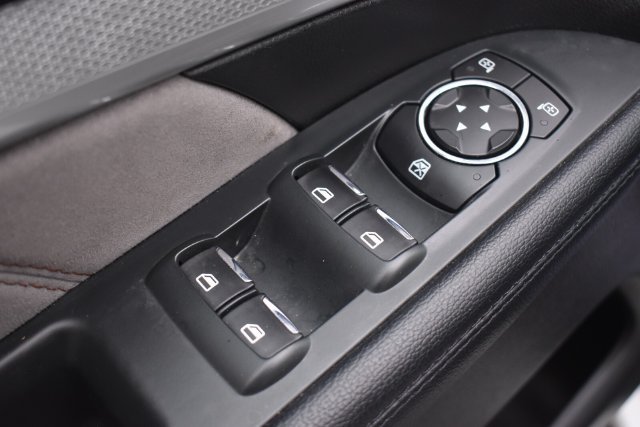 Used 2017 Ford Explorer XLT w/ Equipment Group 202A AWD/4WD image 22