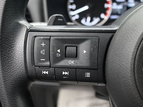 Used 2023 Nissan Rogue S AWD/4WD image 27