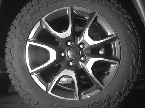 Used 2025 Jeep Compass Trailhawk AWD/4WD image 14