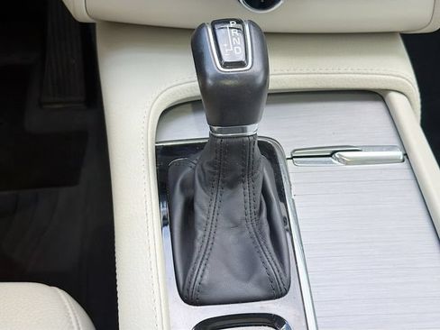 Used 2021 Volvo XC90 T5 Momentum w/ Climate Package FWD image 30