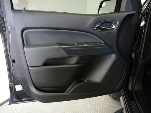 Used 2019 Chevrolet Colorado Z71 w/ Z71 Midnight Edition AWD/4WD image 44