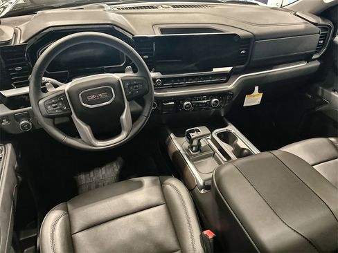 New 2026 GMC Sierra 1500 SLT image 20