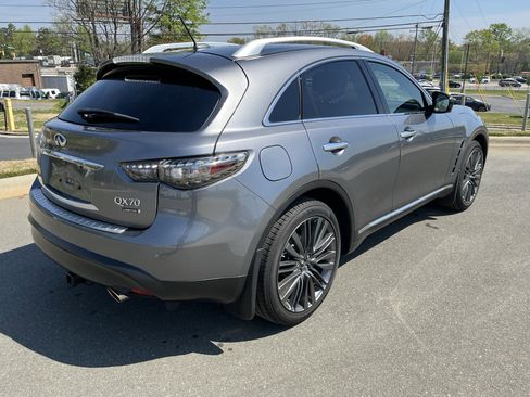 Used 2017 INFINITI QX70 2WD w/ Limited Package image 9