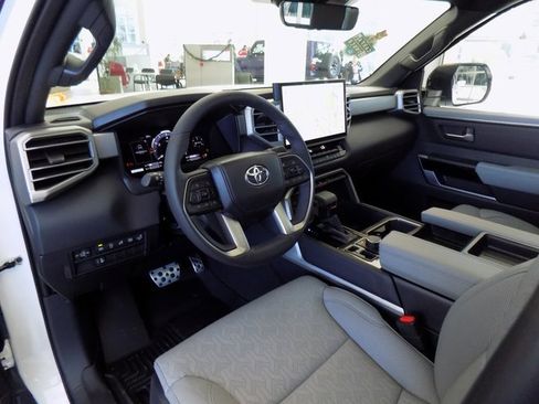 Used 2025 Toyota Tundra Limited image 11