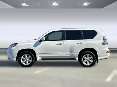 Used 2016 Lexus GX 460 w/ Comfort Package AWD/4WD image 2