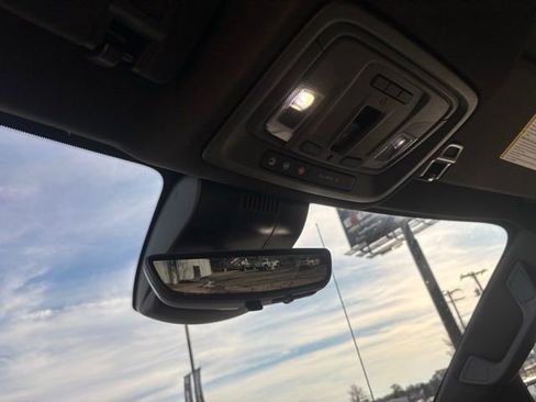 Used 2025 Chevrolet Silverado 1500 LTZ image 19
