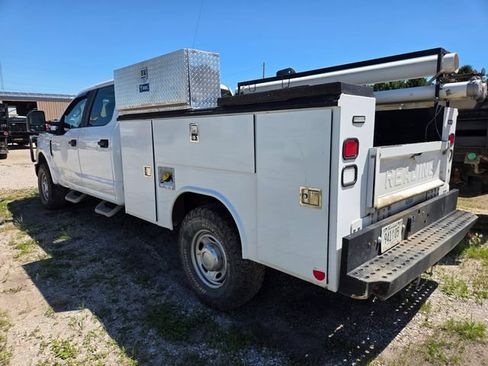 Used 2017 Ford F350 XL AWD/4WD image 2