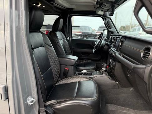 Used 2023 Jeep Gladiator Overland image 17