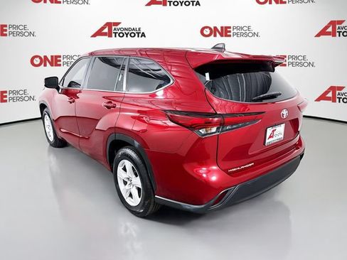 Used 2023 Toyota Highlander LE FWD image 6