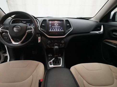 Used 2016 Jeep Cherokee Latitude w/ Cold Weather Group image 5