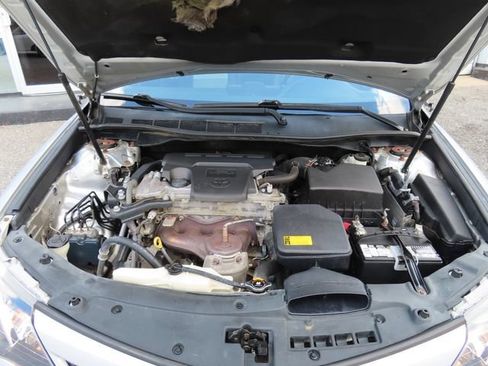 Used 2012 Toyota Camry SE FWD image 29