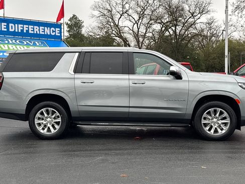 Certified 2024 Chevrolet Suburban Premier image 2