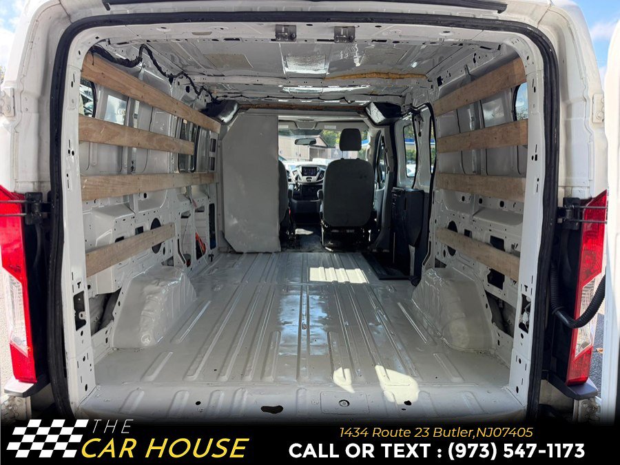 Used 2015 Ford Transit 250 130 Low Roof w/ Exterior Upgrade Package RWD image 16