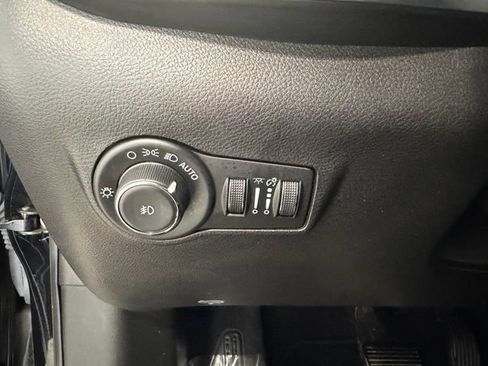 Used 2023 Jeep Compass Limited AWD/4WD image 11