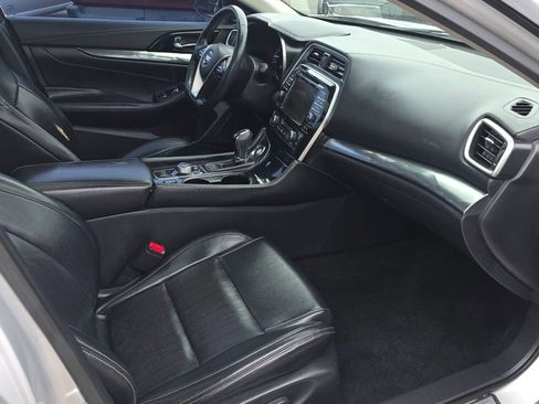 Used 2020 Nissan Maxima 3.5 SL w/ Floor Mat Group image 9