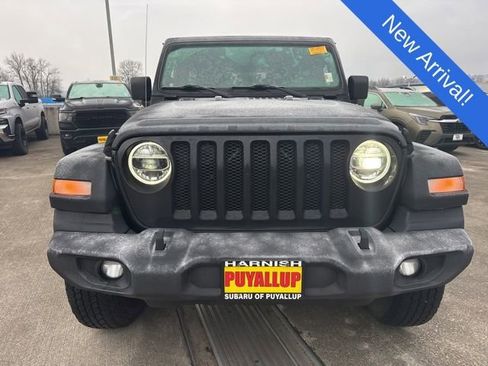 Used 2020 Jeep Wrangler Unlimited Sport image 2