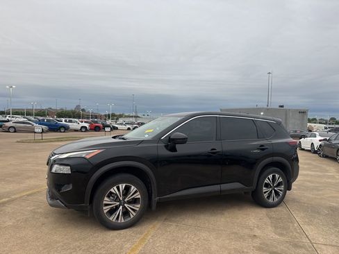 Certified 2022 Nissan Rogue SV image 9