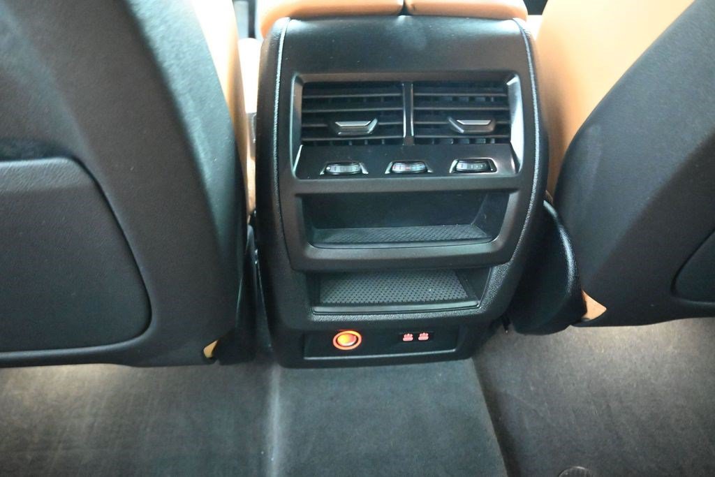 Used 2024 BMW X5 xDrive40i w/ Parking Assistance Package AWD/4WD image 13