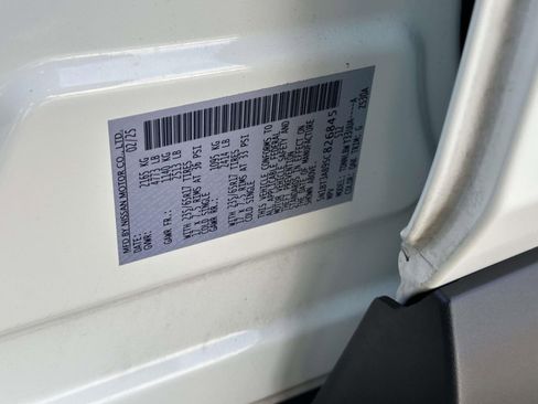 Used 2025 Nissan Rogue S image 14