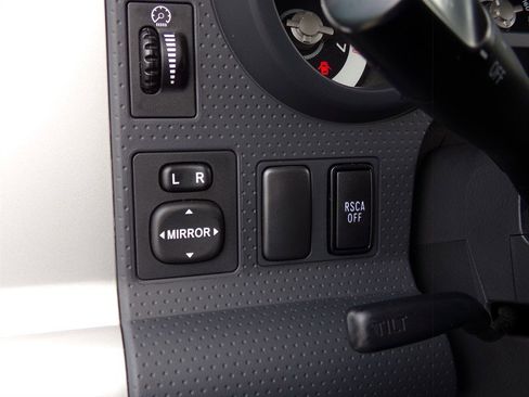 Used 2011 Toyota FJ Cruiser 4WD w/ Convenience Pkg image 46