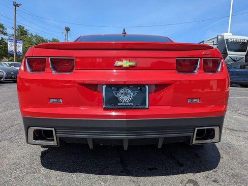 Used 2010 Chevrolet Camaro SS w/ LPO, Ground Effects Package RWD image 9
