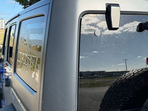 Used 2018 Jeep Wrangler Unlimited Sport S image 39