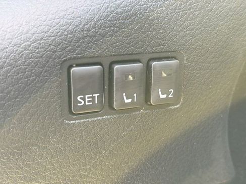 Used 2017 Nissan Rogue SL w/ SL Premium Package image 10