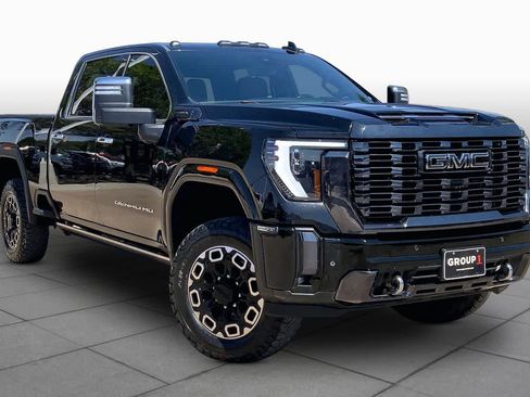 Used 2024 GMC Sierra 2500 Denali Ultimate AWD/4WD image 3